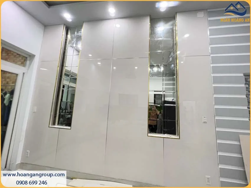Thi Công Ốp Tường PVC Trắng Trơn Kosmos PVC2023 Tạo Nên Sự Sang Trọng Thi Công Ốp Tường PVC Trắng Trơn Kosmos PVC2023 Tạo Nên Sự Sang Trọng